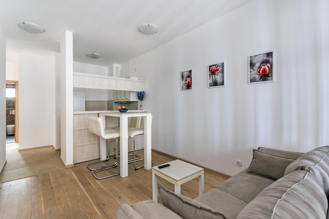 Apartments Beatrice Rafailovici Ngoại thất bức ảnh