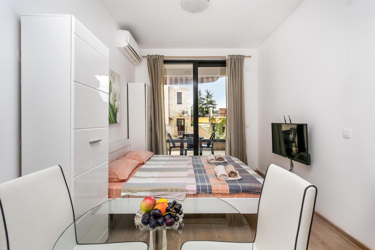 Apartments Beatrice Rafailovici Ngoại thất bức ảnh