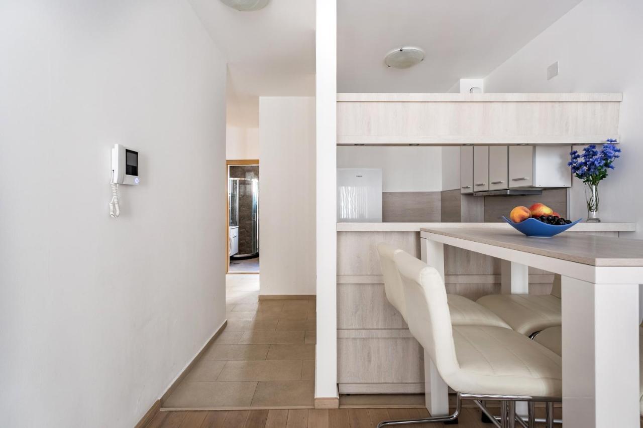Apartments Beatrice Rafailovici Ngoại thất bức ảnh